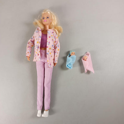 Barbie Bundle Happy Family Puppenset mit Zubehör